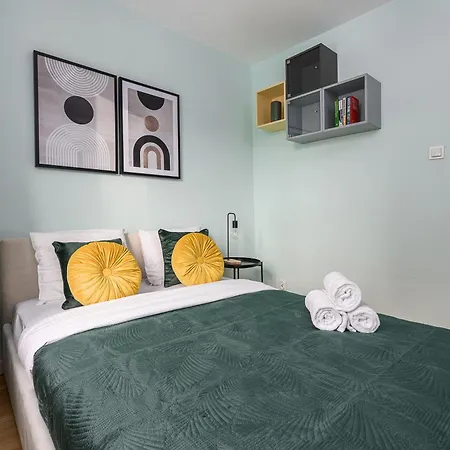 Lumina Lux With Balcony In The Center Of * Warschau