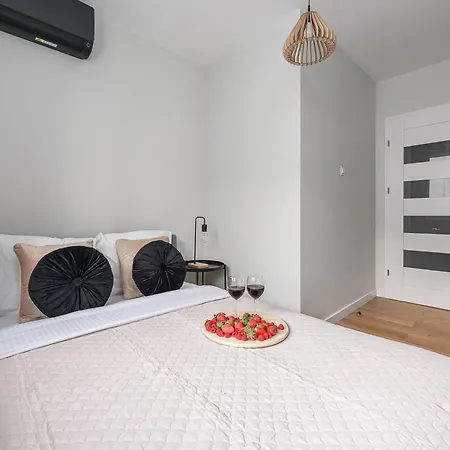 Lumina I Premium 3Br Apartment With 3 Ac I Balcony I Center Of Warsaw