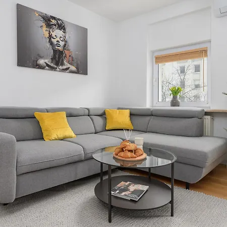 Lumina Lux With Balcony In The Center Of Apartment Warsaw